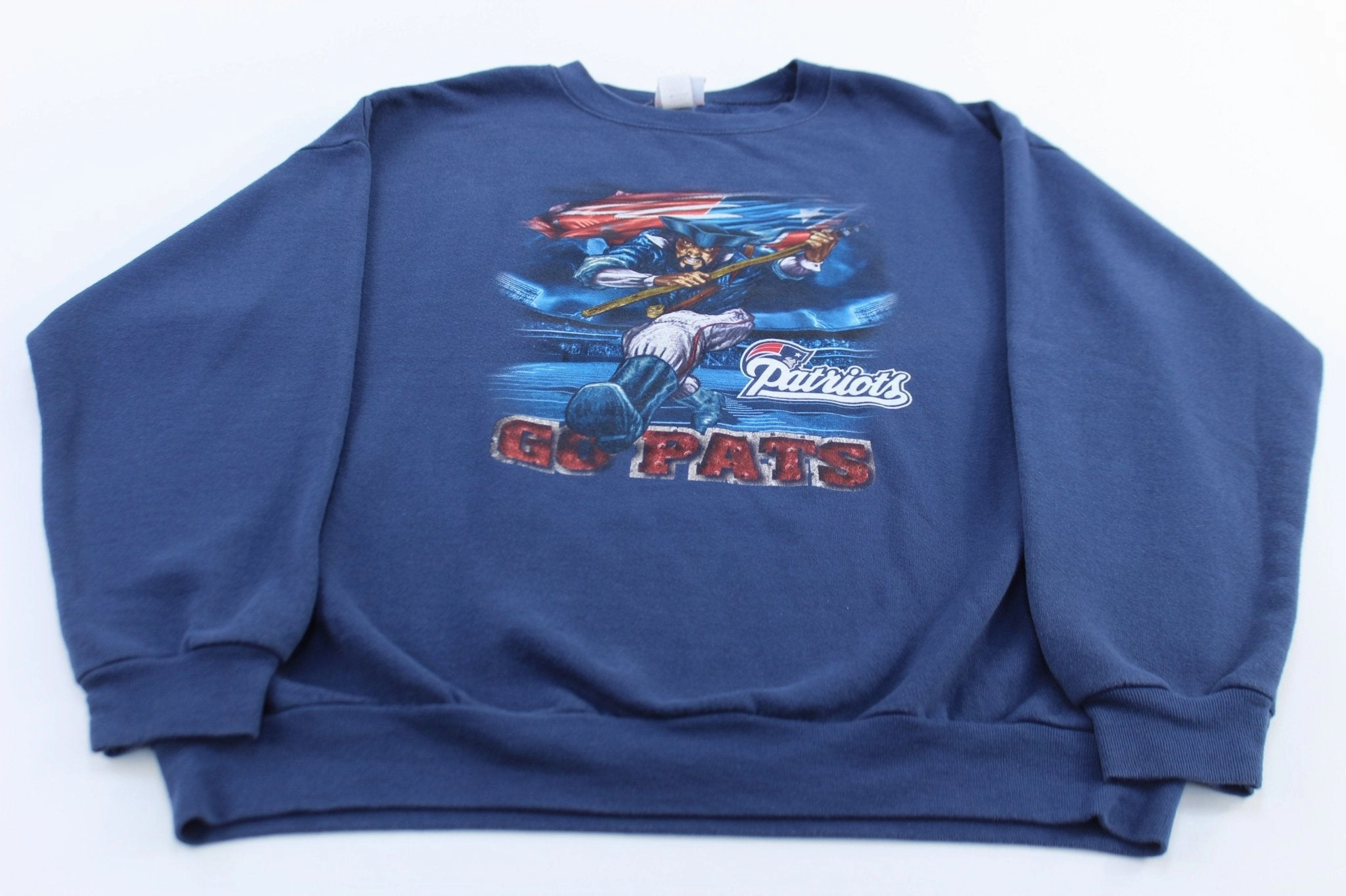 design trend New England Patriots Football Graphic Sweatshirt