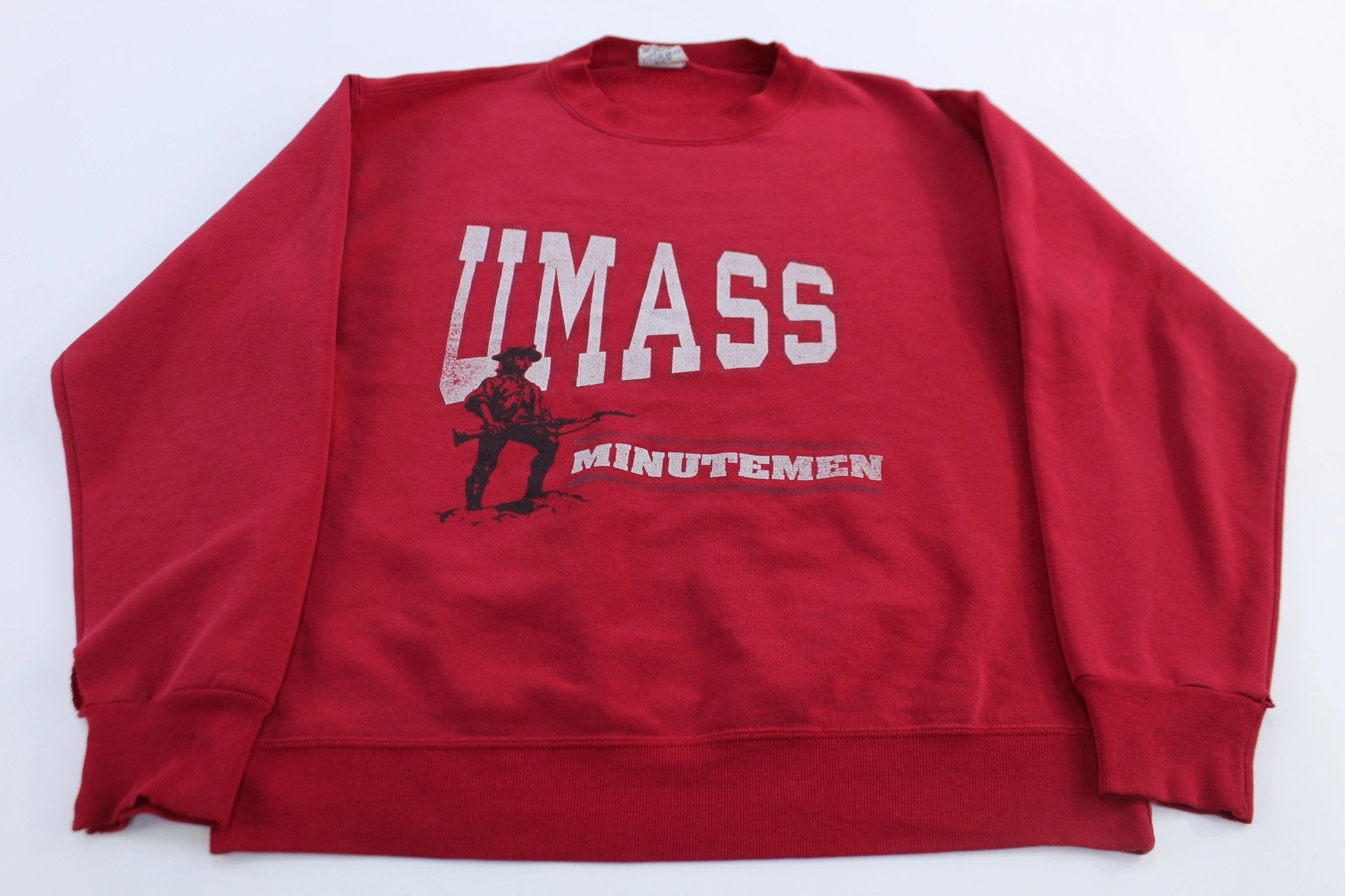 90's University of Massachusetts Minutemen Nutmeg Sweatshirt Fashion Trend