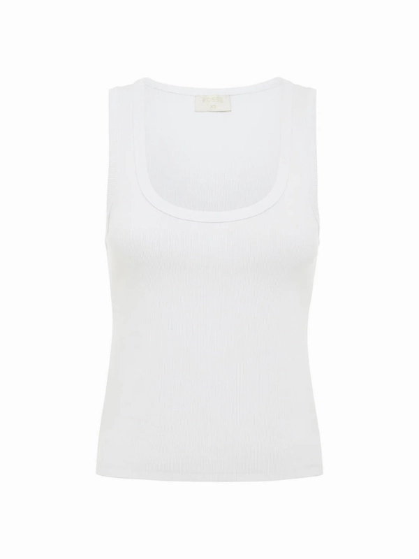 Lewis Singlet in White Simple Form Off Duty Look