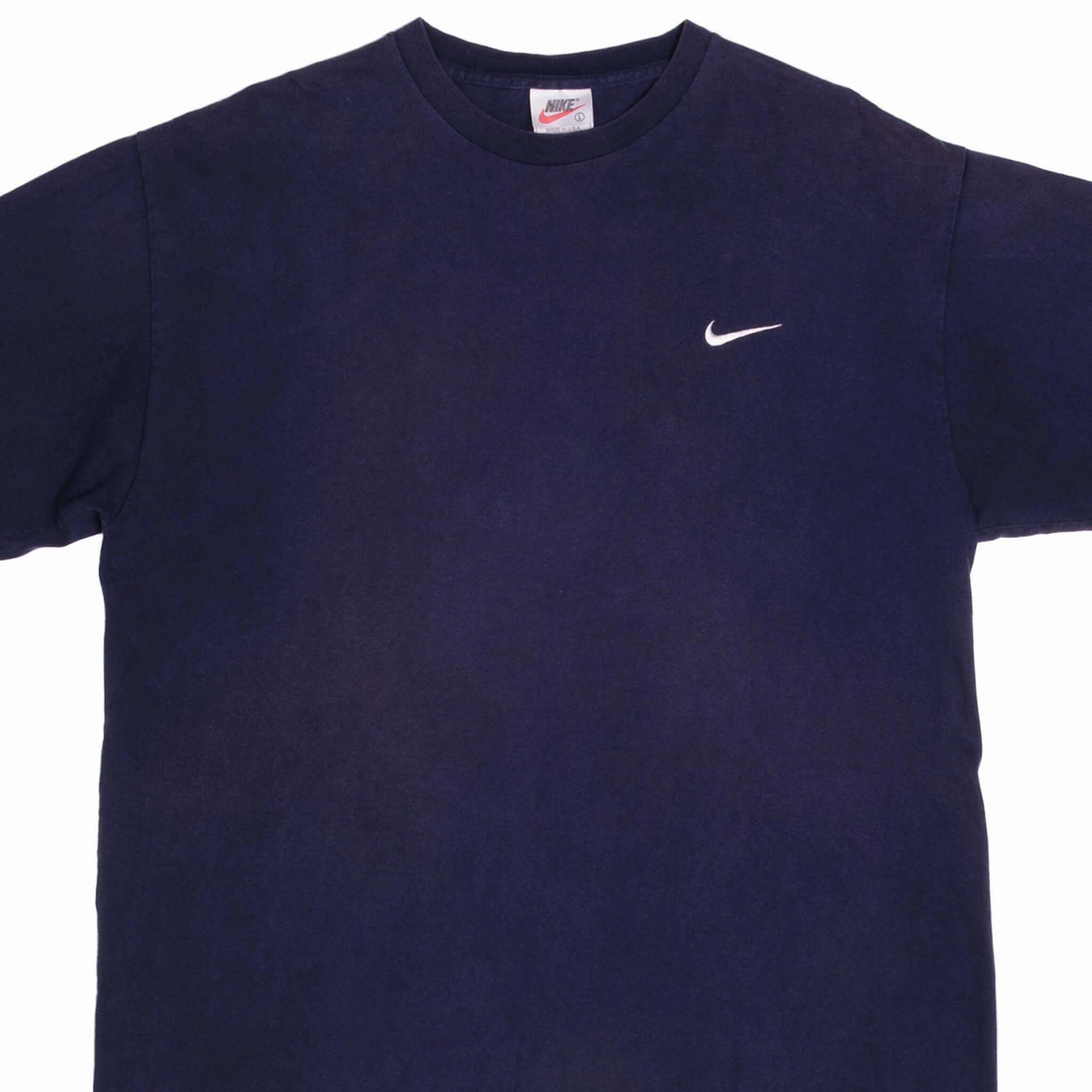 oversized but not shapeless VINTAGE NIKE CLASSIC SWOOSH TEE SHIRT 1990S LARGE MADE IN USA