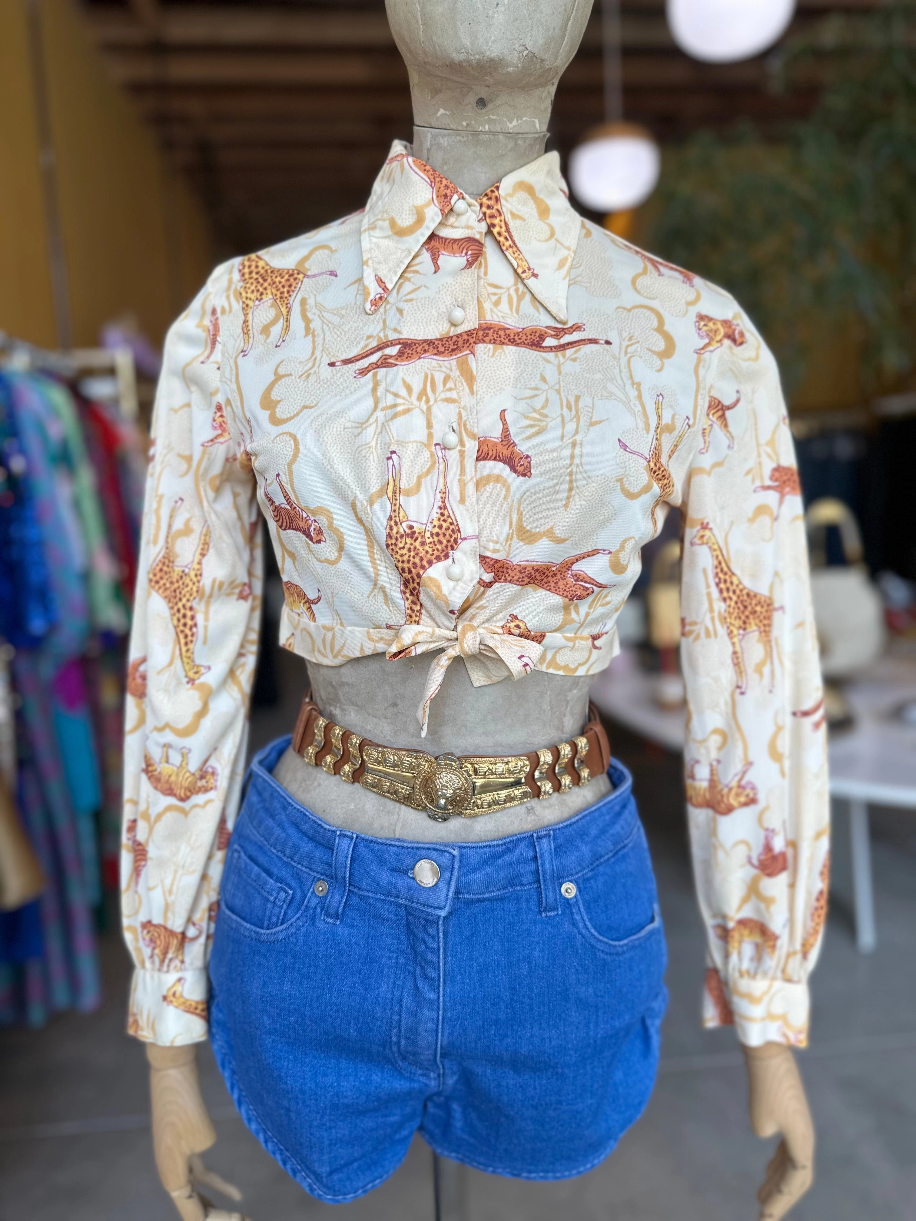 Quick Dry Technology Monochrome Palette Vintage Cropped Safari Blouse