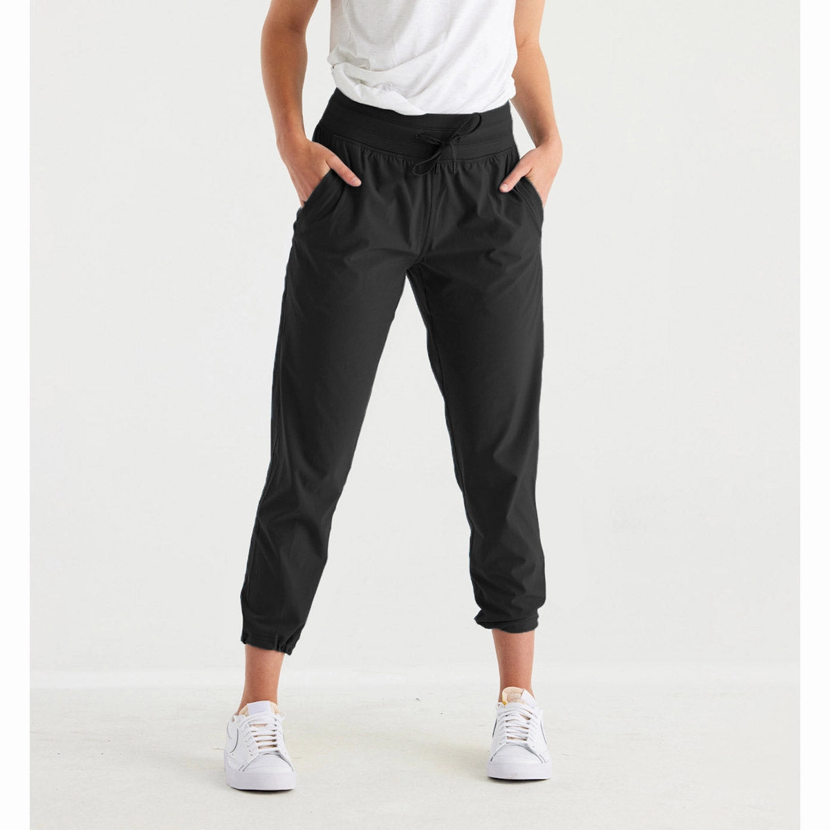 Light Shape Workout-ready Women's Breeze Cropped Pant