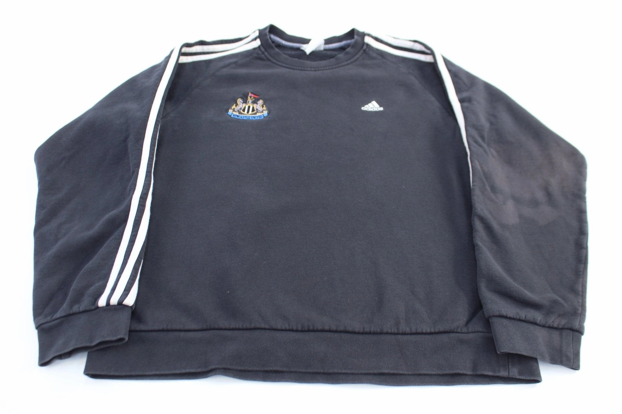 suitable for gifts product selection 90??s Adidas Newcastle United F.C. Embroidered Sweatshirt
