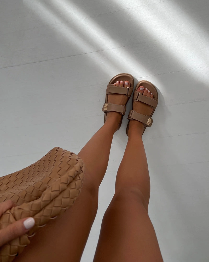 Cozy Cushion Media Day AMYLEE - LIGHT CASHEW