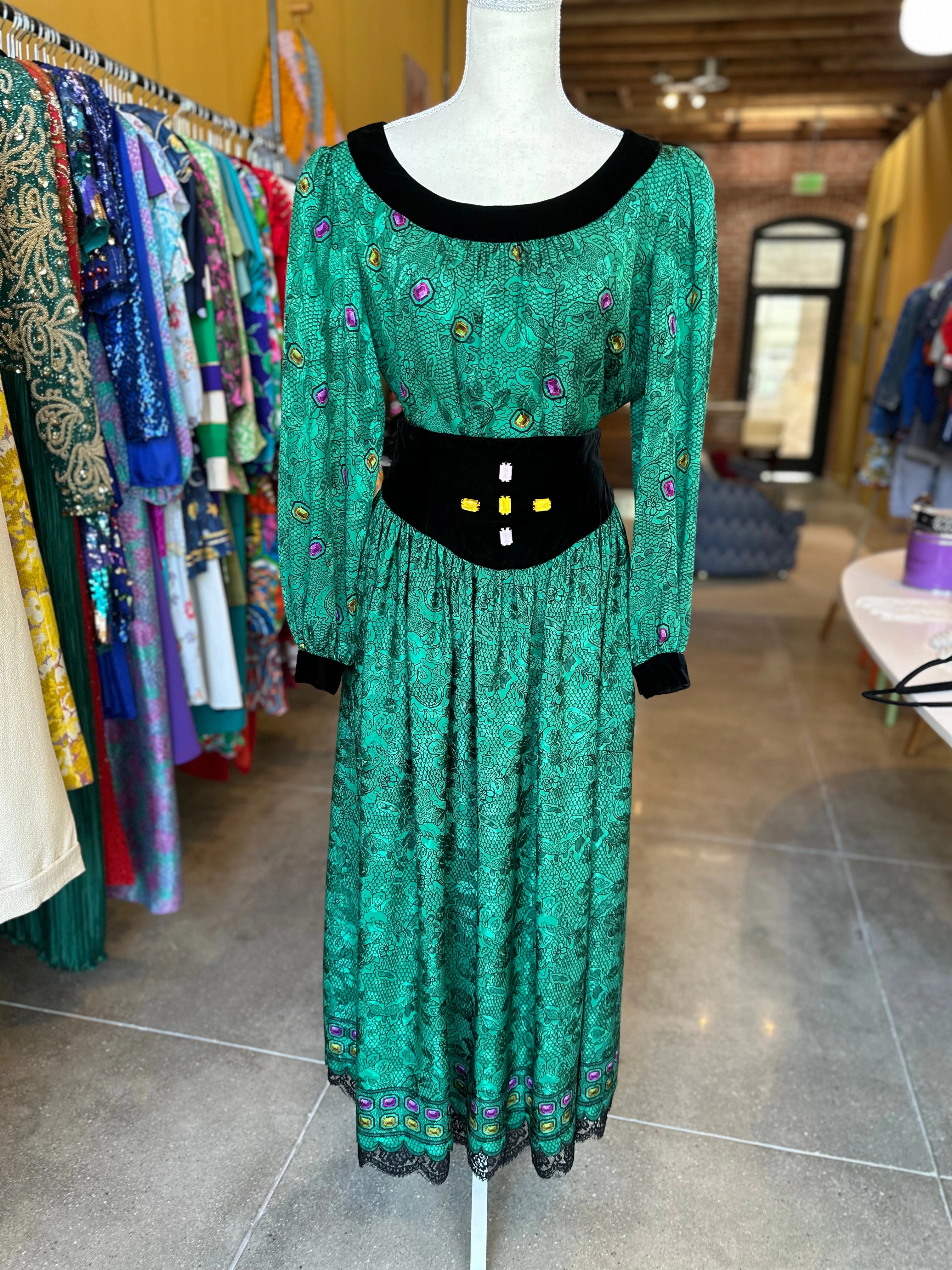 Miss O by Oscar de la Renta Silk Set Reinforced Elasticity Multi Pocket Utility