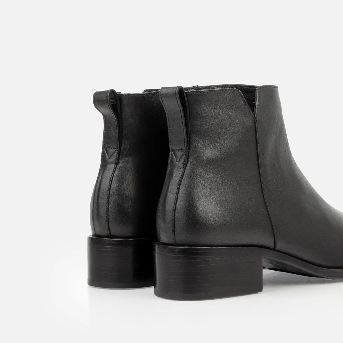 The Ali Ankle Boot Black Winter Scene