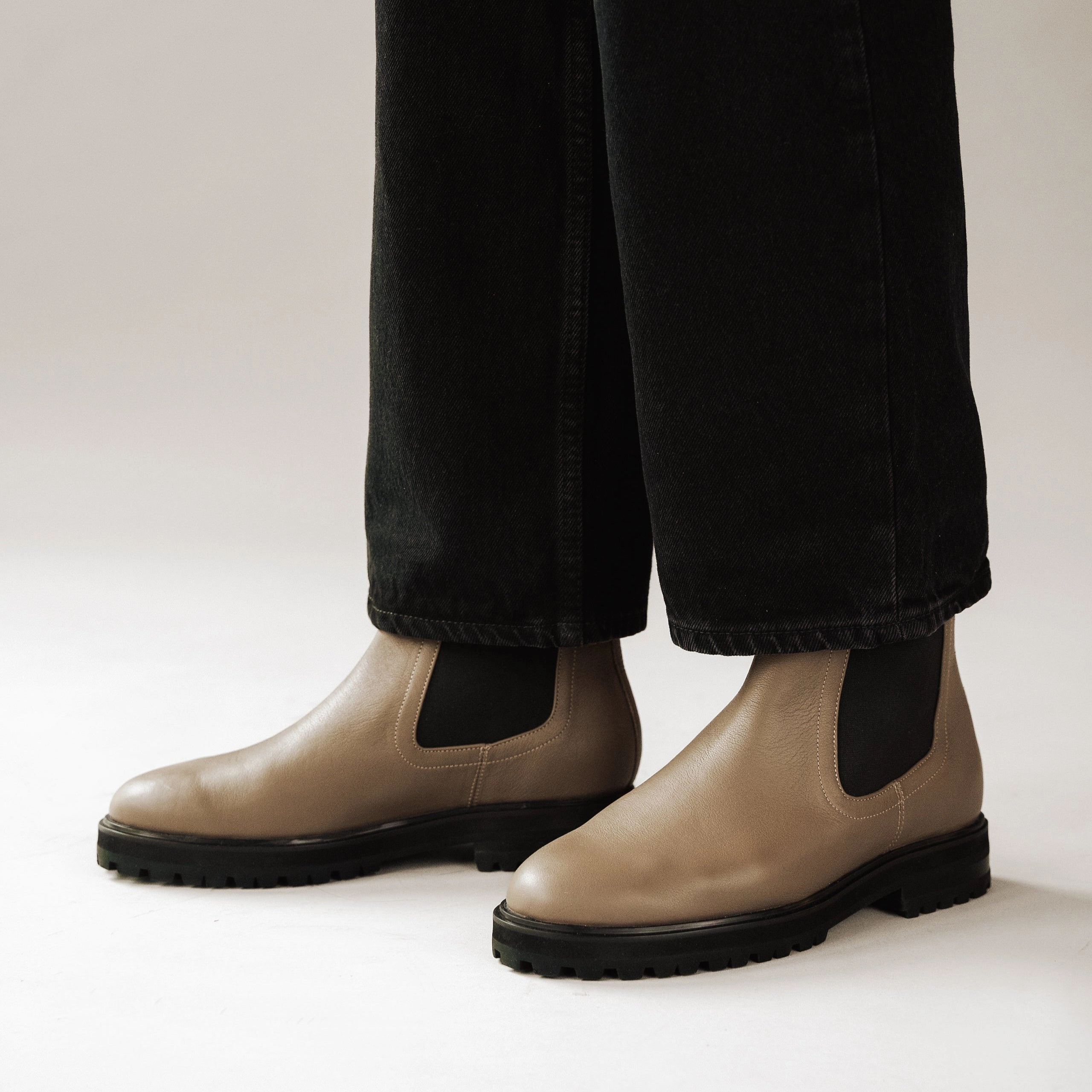 Move Free The Every Way Chelsea Boot Truffle