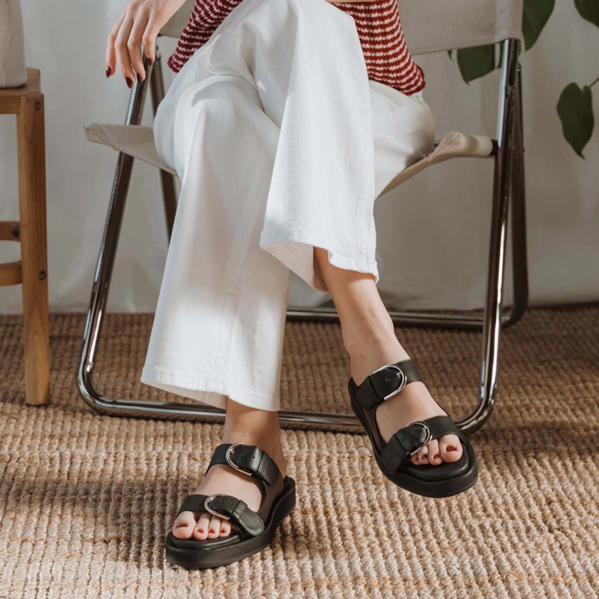 The Roundabout Slide Black Every Fit