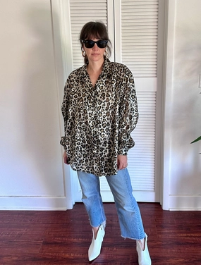 Wrinkle Resistant Material Vintage Impressions Cheetah Blouse