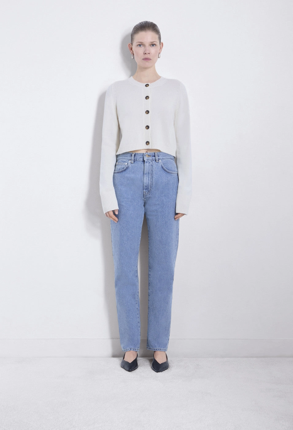 Office Trend Zephir Cropped Cashmere Cardigan in Ivory